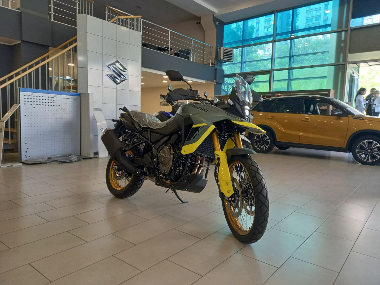 Suzuki V-Strom 800DE  -  033 460 200