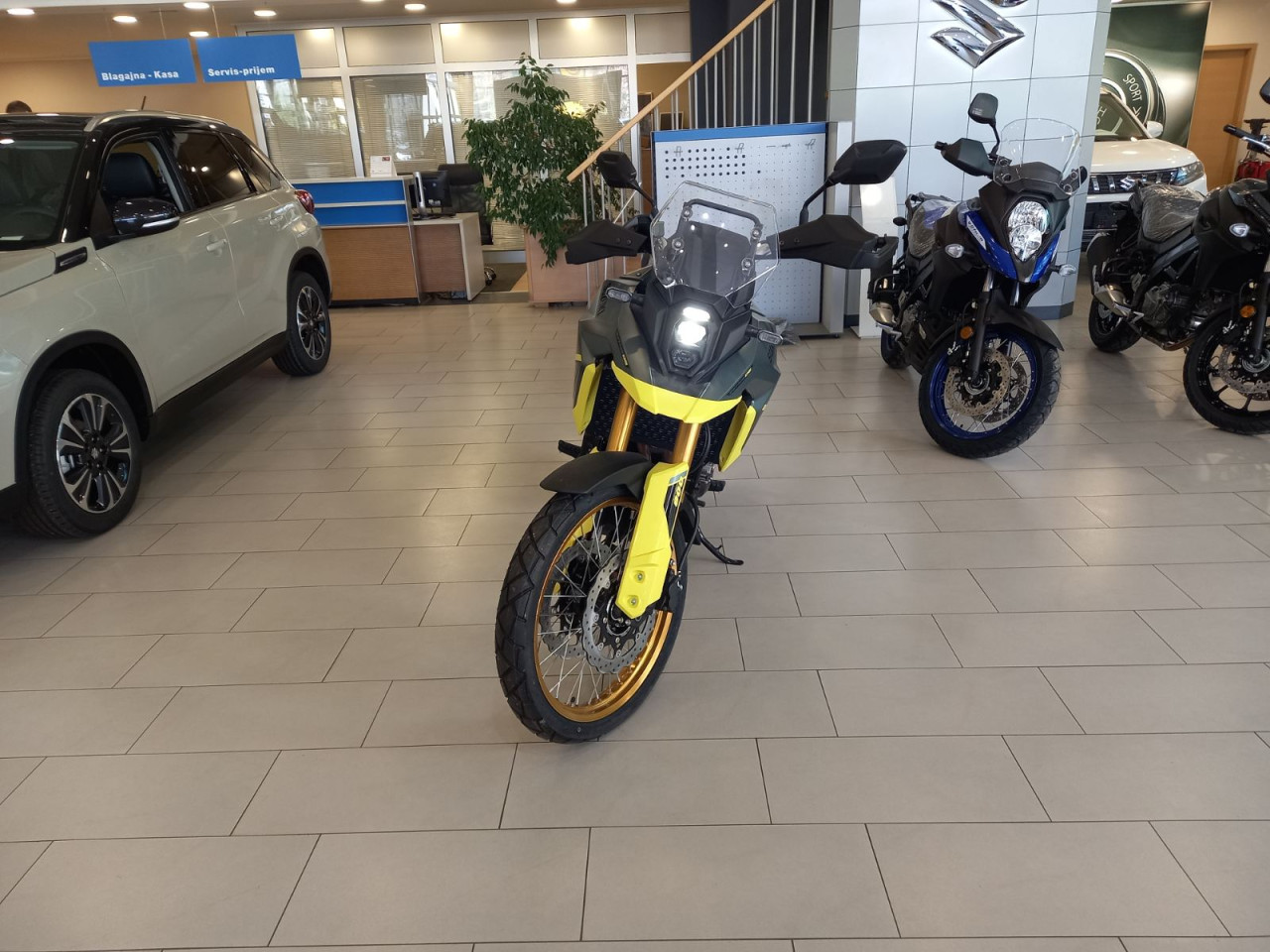 Suzuki V-Strom 800DE  -  033 460 200