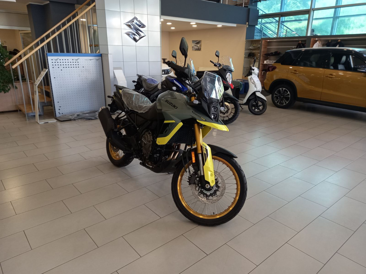 Suzuki V-Strom 800DE  -  033 460 200