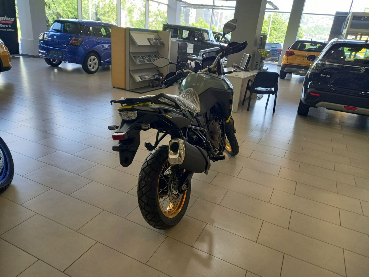 Suzuki V-Strom 800DE  -  033 460 200