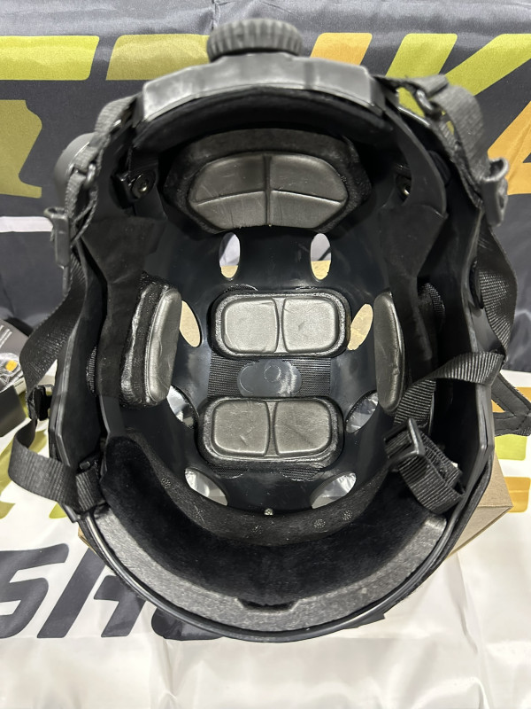 Airsoft Kaciga   Helmet Crna