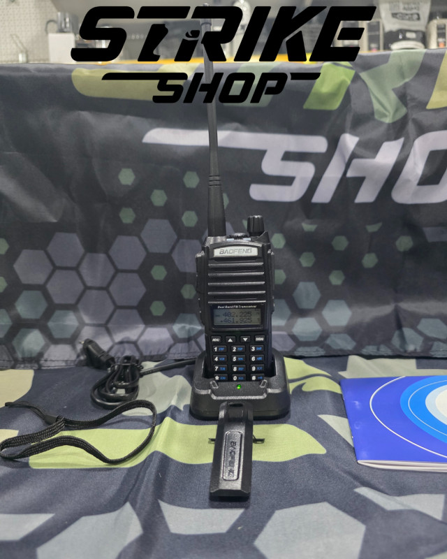 BaoFeng UV-82 + taktički PTT kabal sa 2-pin konektorom