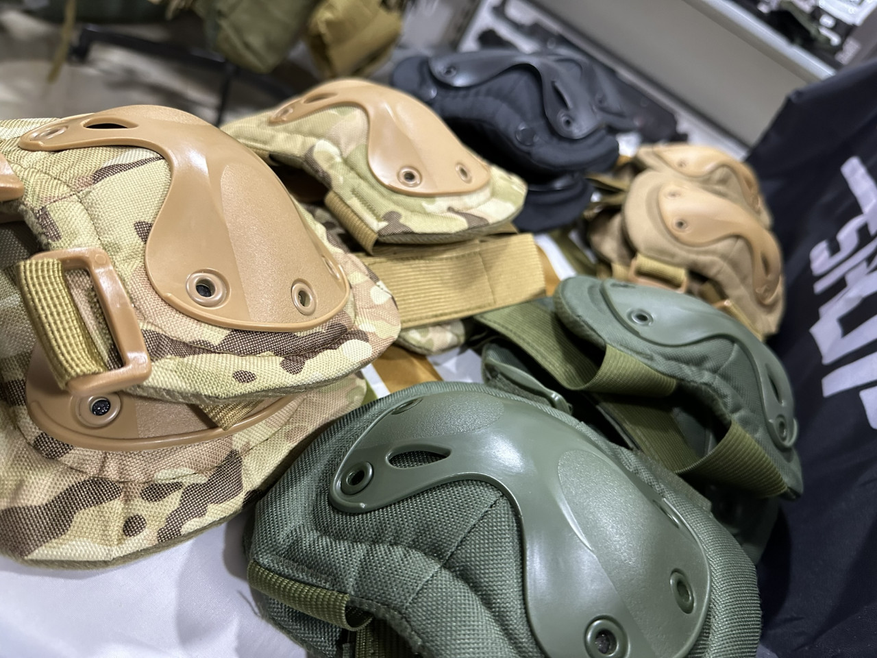 Airsoft Stitnici za laktove i koljena - Multicam