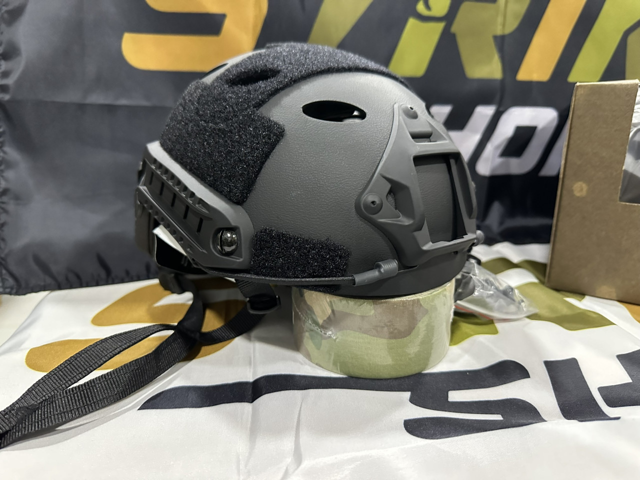 Airsoft Kaciga   Helmet Crna