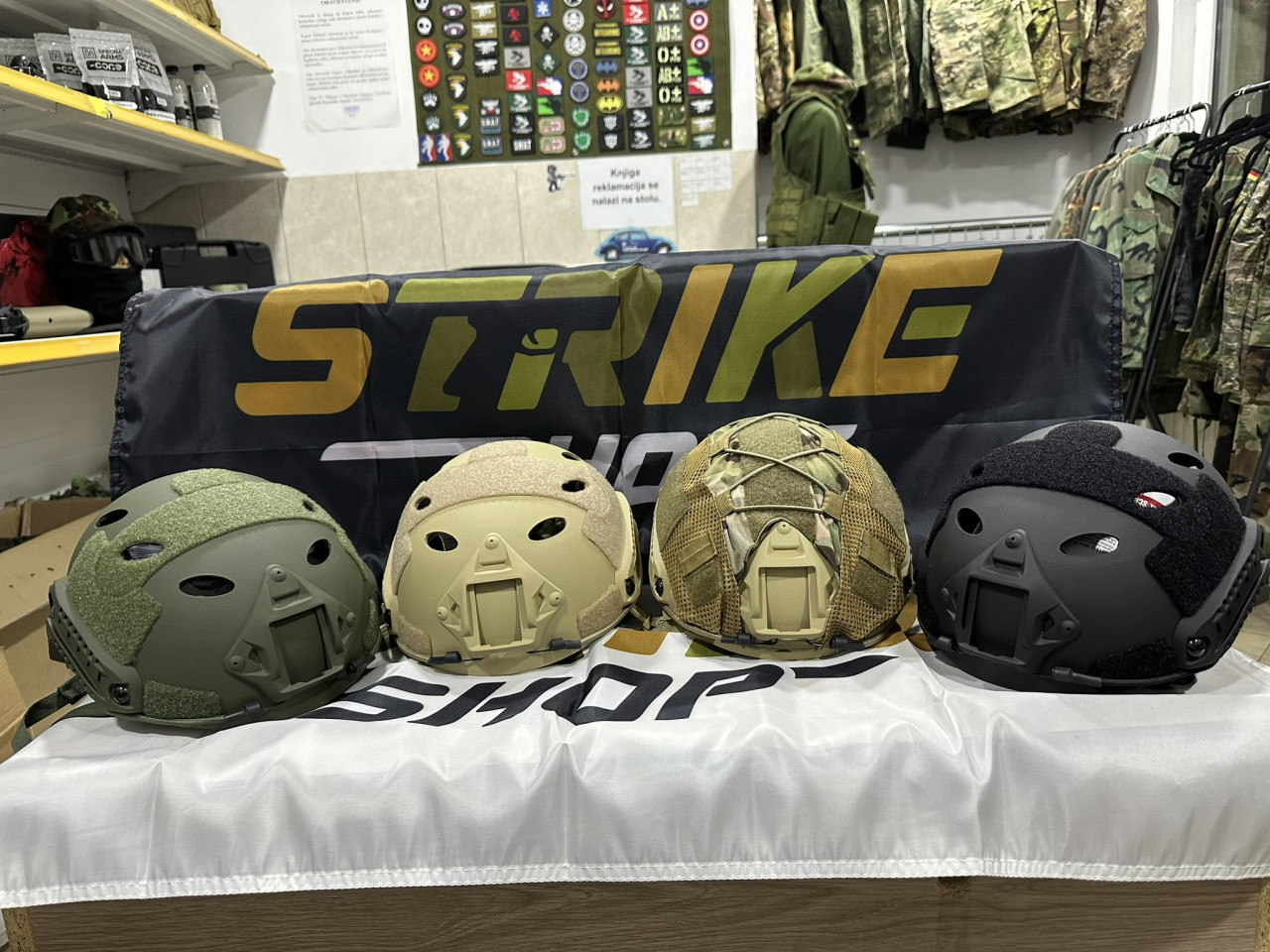 Airsoft Kaciga   Helmet Crna
