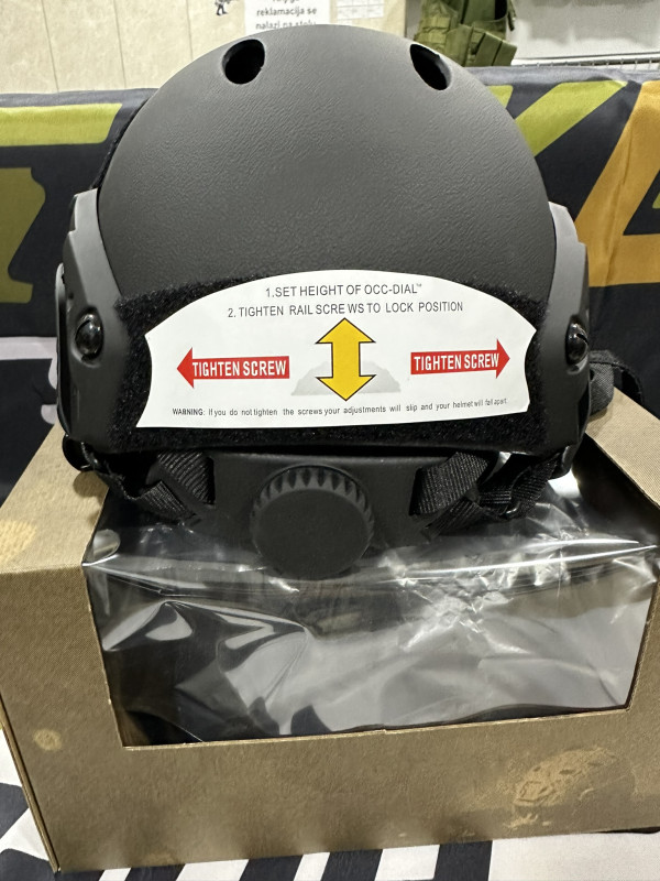 Airsoft Kaciga   Helmet Crna