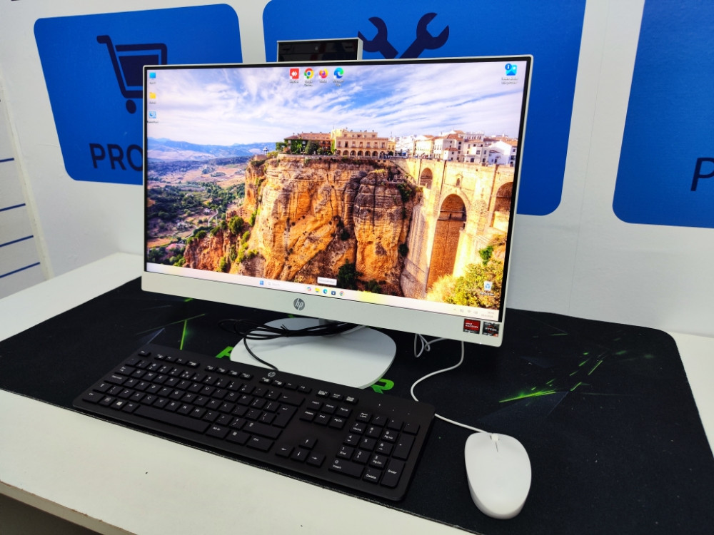 All in one HP Ryzen 3 7320U 8GB DDR5 512GB WIN 11 Office 2024 AIO