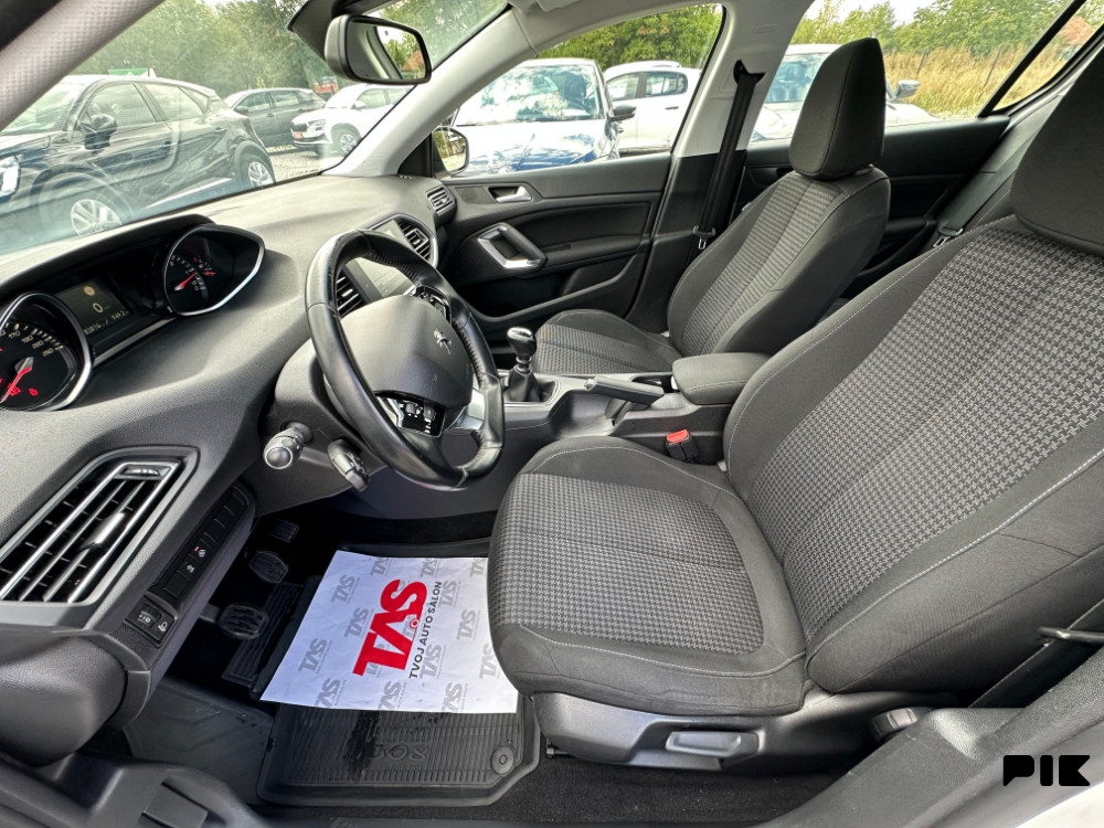 Peugeot 308 1.5 BlueHDI 130KS Navi
