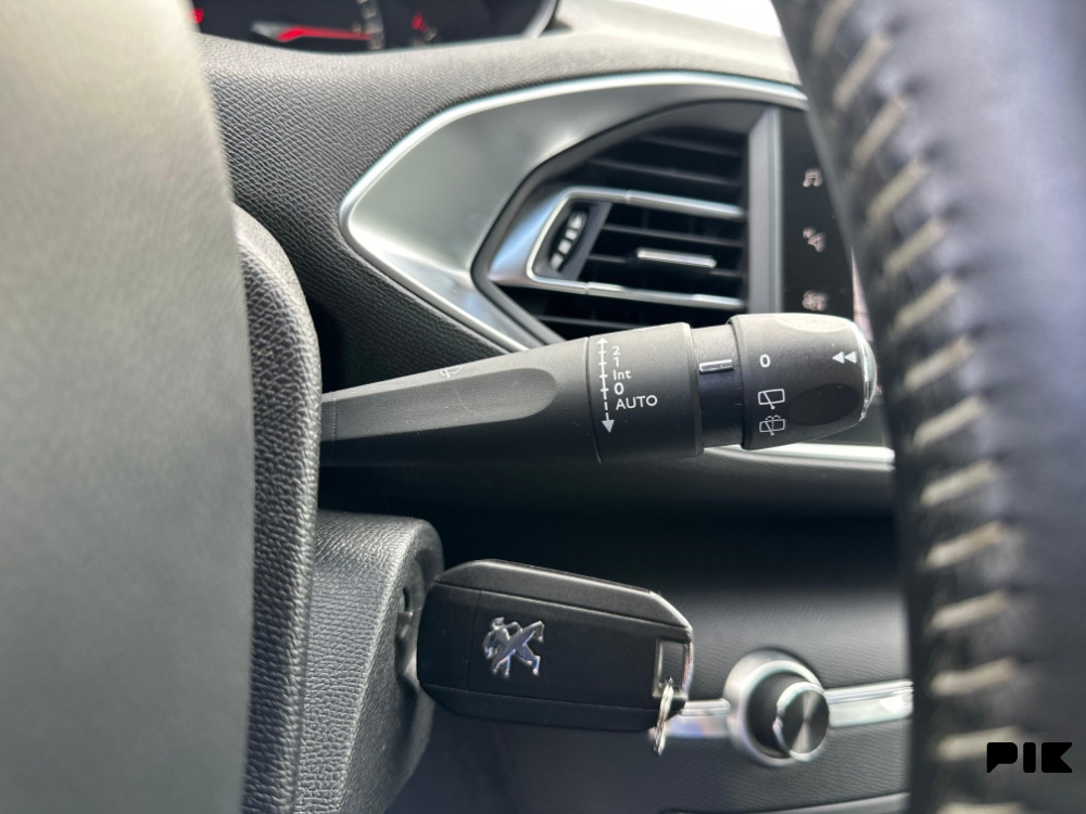 Peugeot 308 1.5 BlueHDI 130KS Navi