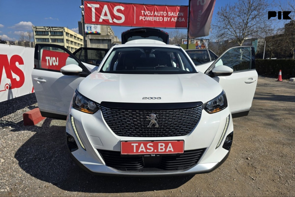 Peugeot 2008 1.5 Allure Sport 130KS Automatik BlueHDI -Full LED-