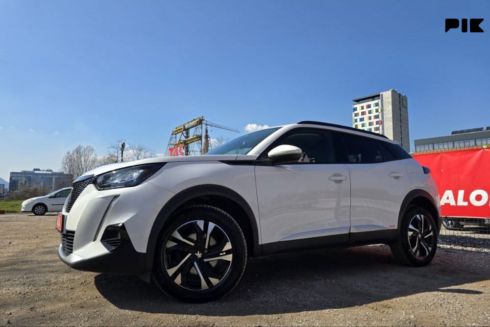 Peugeot 2008 1.5 Allure Sport 130KS Automatik BlueHDI -Full LED-