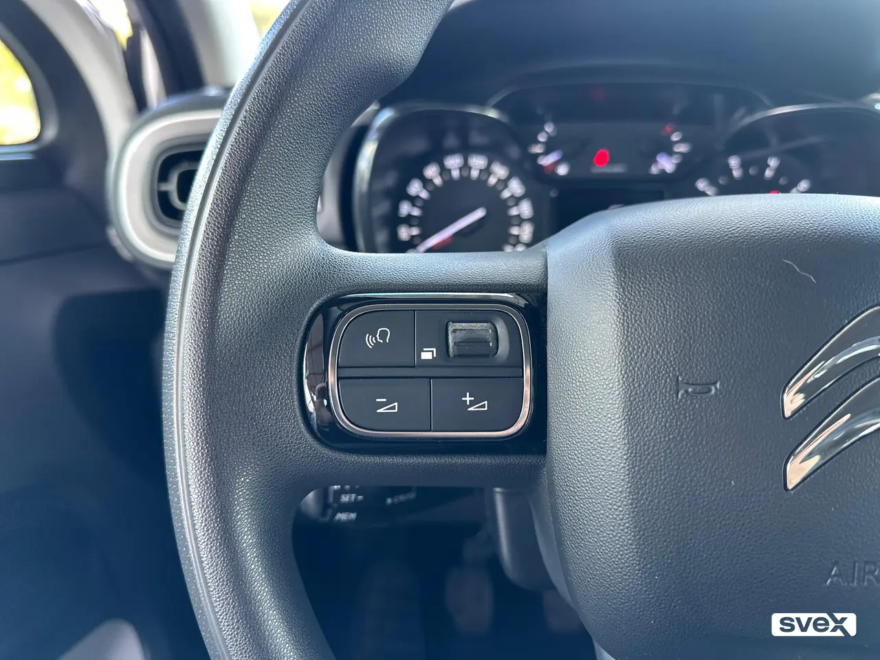 Citroen C3 1.2 Pure Tech Navigacija, LED · Svex
