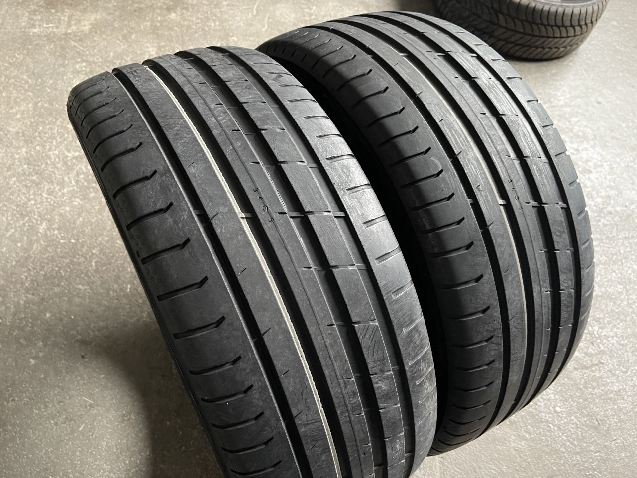Gume ljetne Nokian 235/45/R19 Tyres 235 45 19