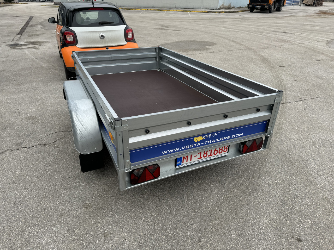 Prikolica Dvoosovinka za auto 750kg sa dvi osovine 750 kg
