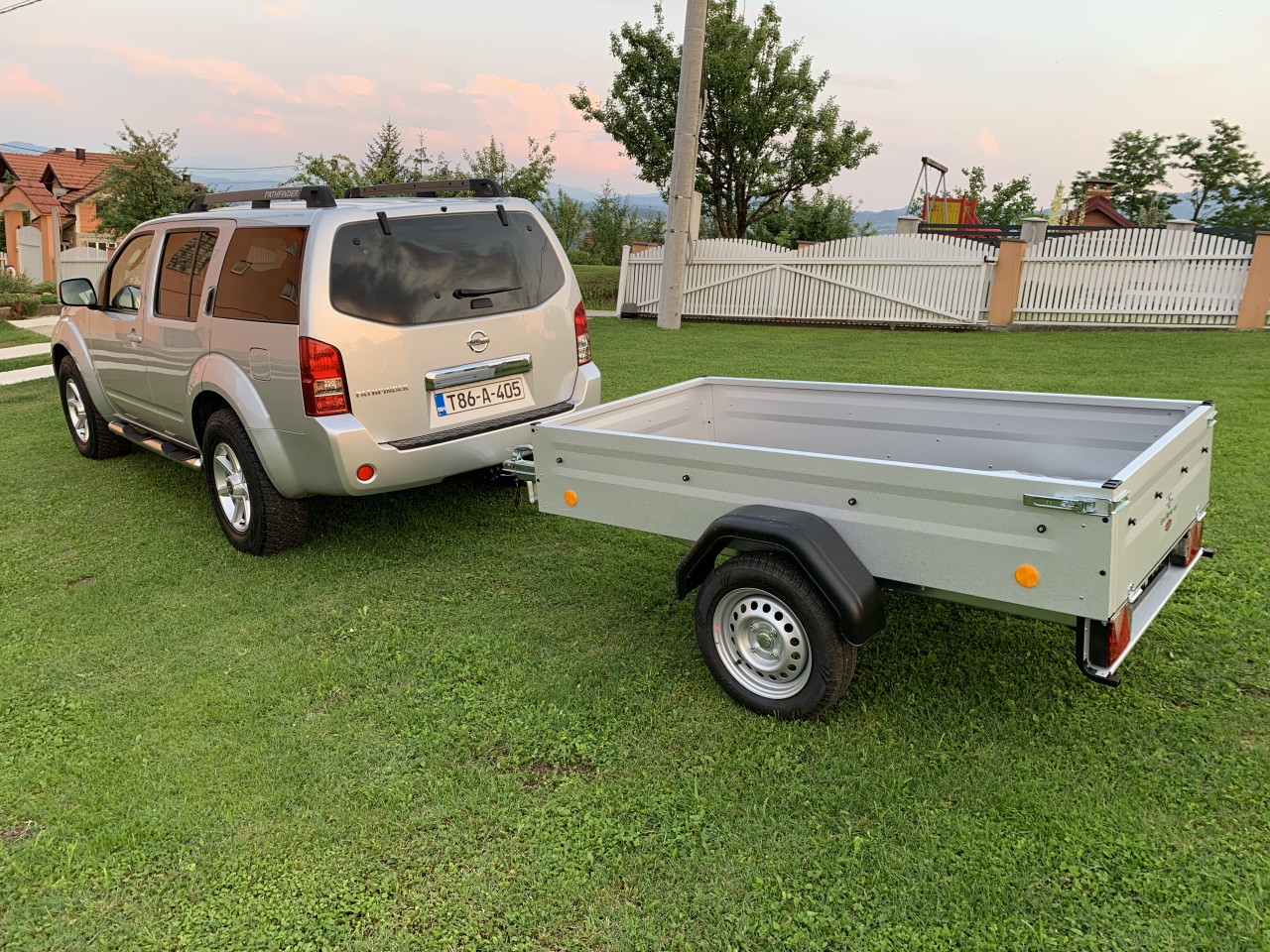 Prikolica 250cm x 130cm za Auto 750kg 750 kg