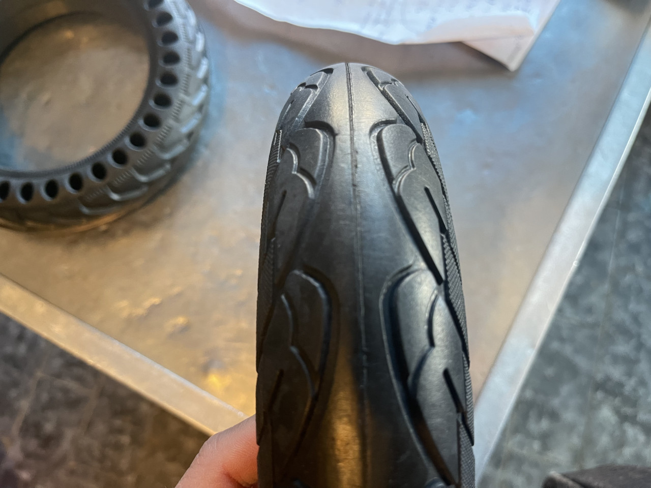 Puna guma 10 x 2,125 za romobil 10 x 2.125 trotinet elektricni