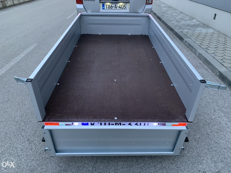 Prikolica za auto 750kg Prikolice Nova Reg 750 kg