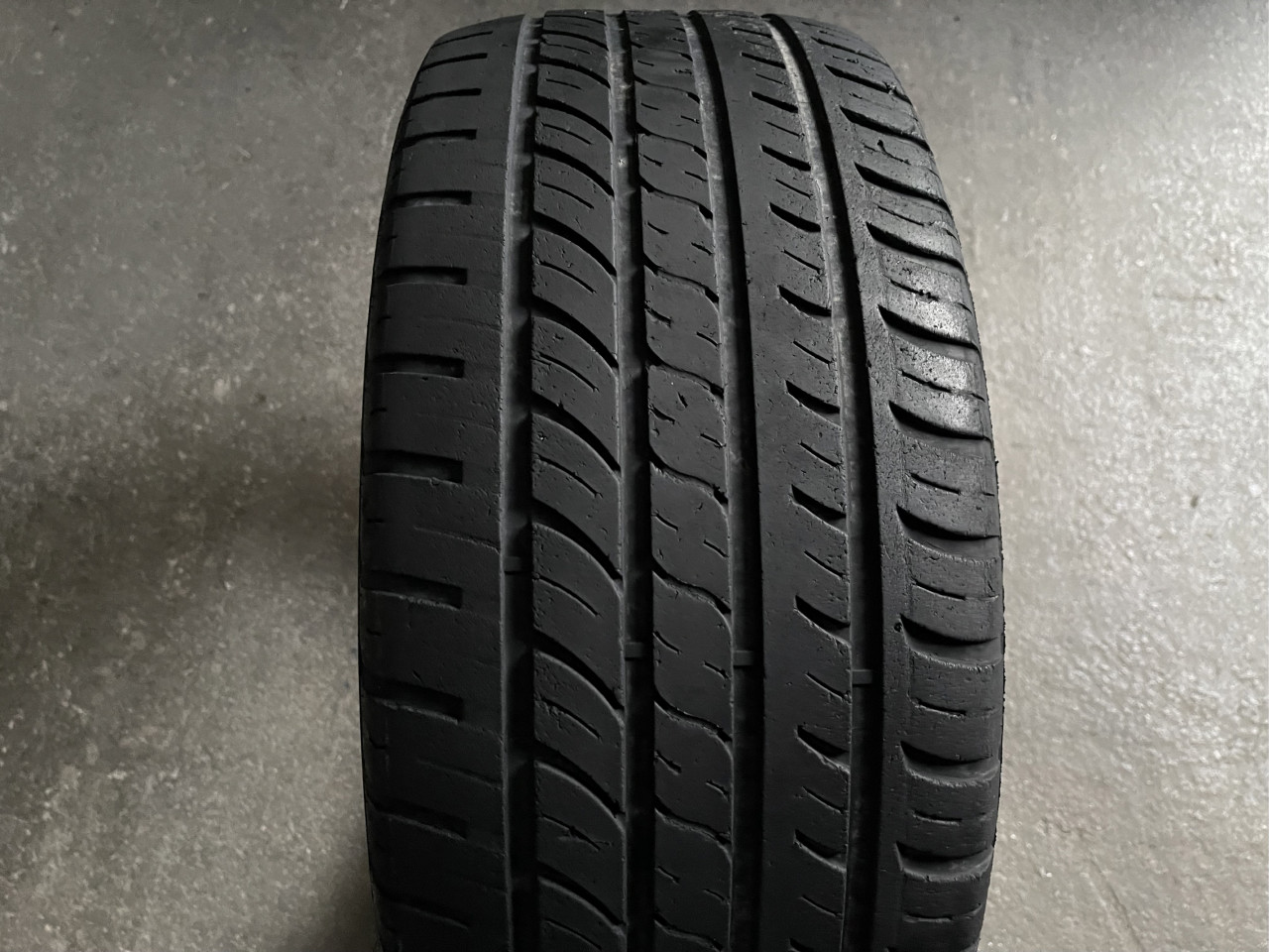 Guma ljetna Cratos 235/45/R17 UHP 235 45 17