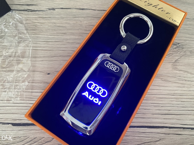 Privjesak za kljuceve kljuc BMW Audi VW upaljac LED