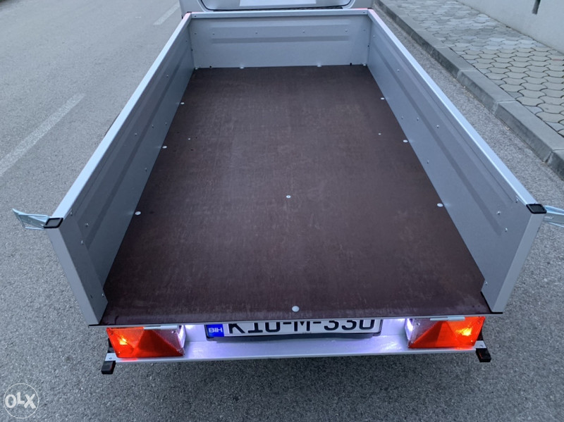 Prikolica za auto 750kg Prikolice Nova Reg 750 kg