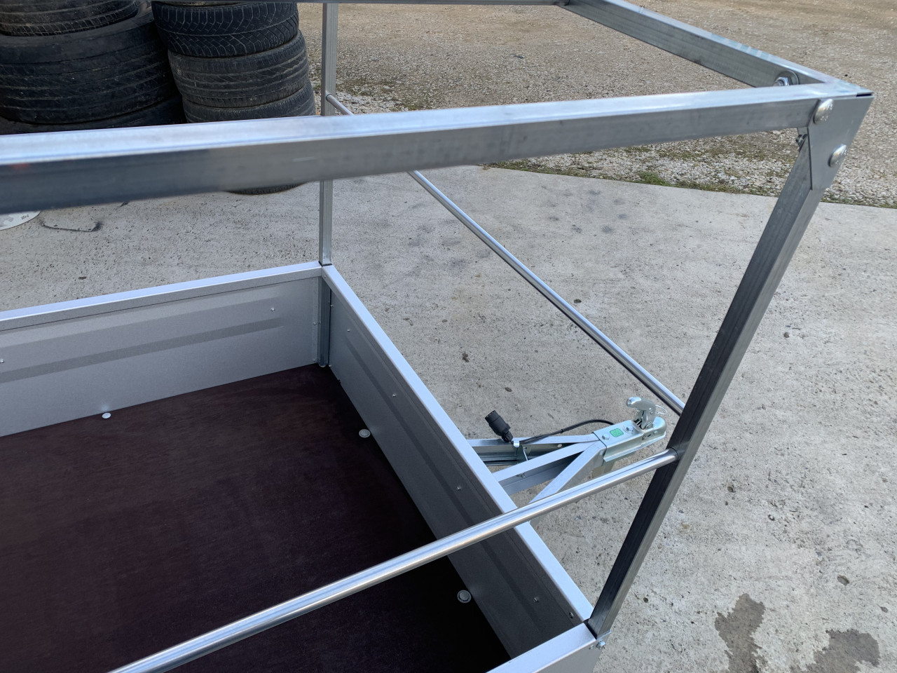 Prikolica 250cm x 130cm za Auto 750kg 750 kg