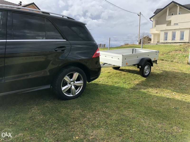 Prikolica za auto 750kg Prikolice Nova Reg 750 kg