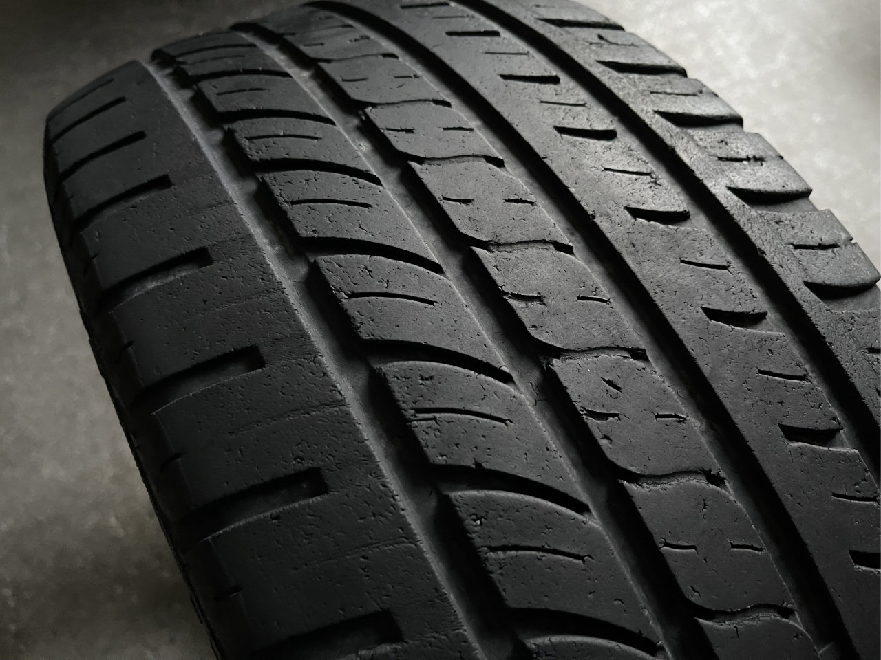Guma ljetna Cratos 235/45/R17 UHP 235 45 17