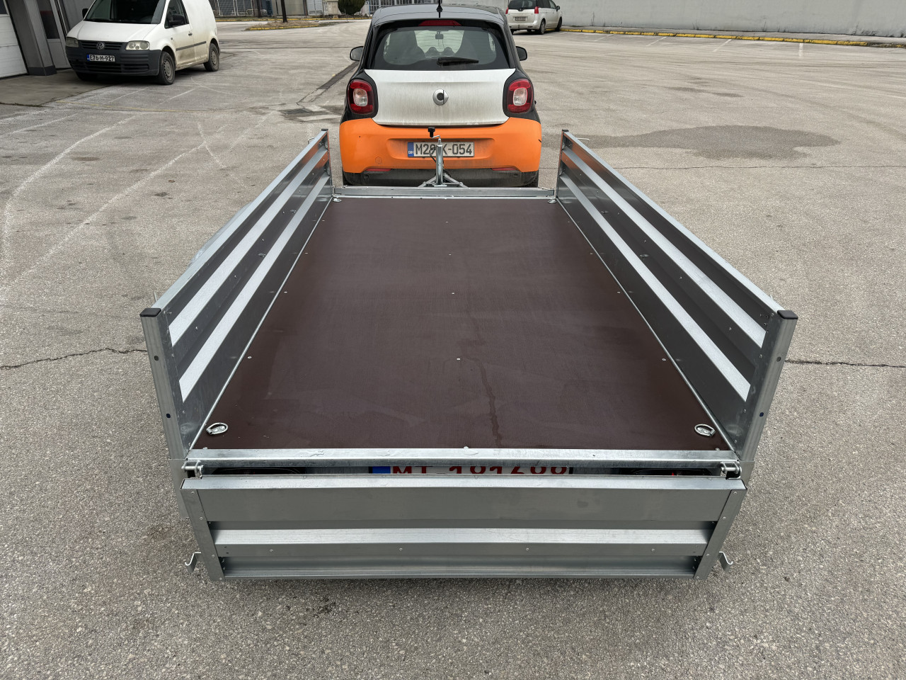 Prikolica Dvoosovinka za auto 750kg sa dvi osovine 750 kg