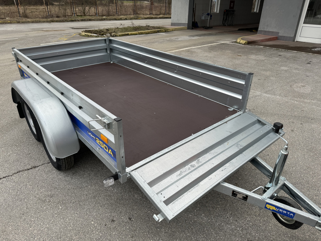 Prikolica Dvoosovinka za auto 750kg sa dvi osovine 750 kg