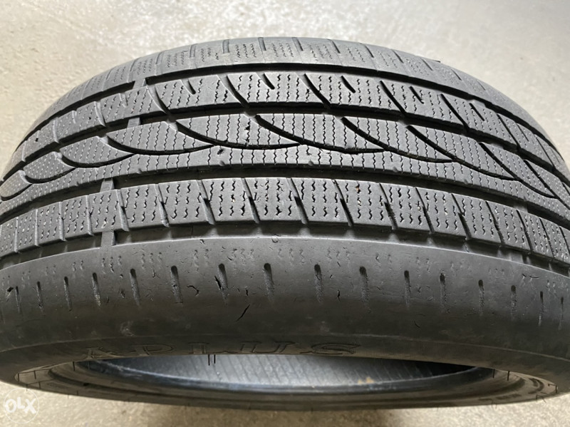 Guma Zimska Aplus 215/50/R17 A502 215 50 17