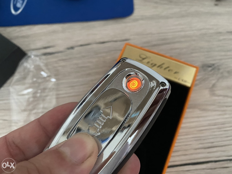 Privjesak za kljuceve kljuc BMW Audi VW upaljac LED
