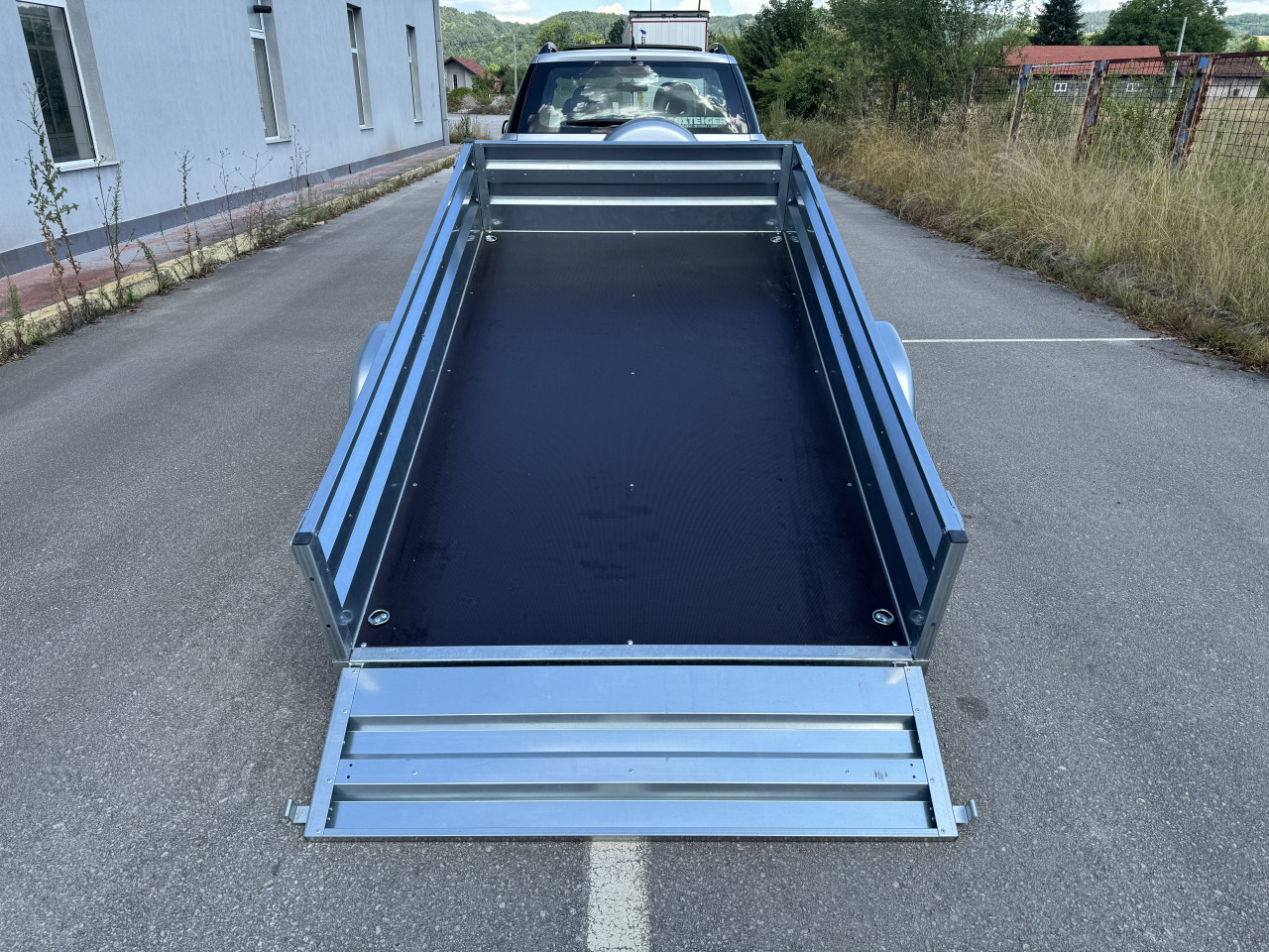 Prikolica Kiperka za auto 750kg Vesta Quad Qvad