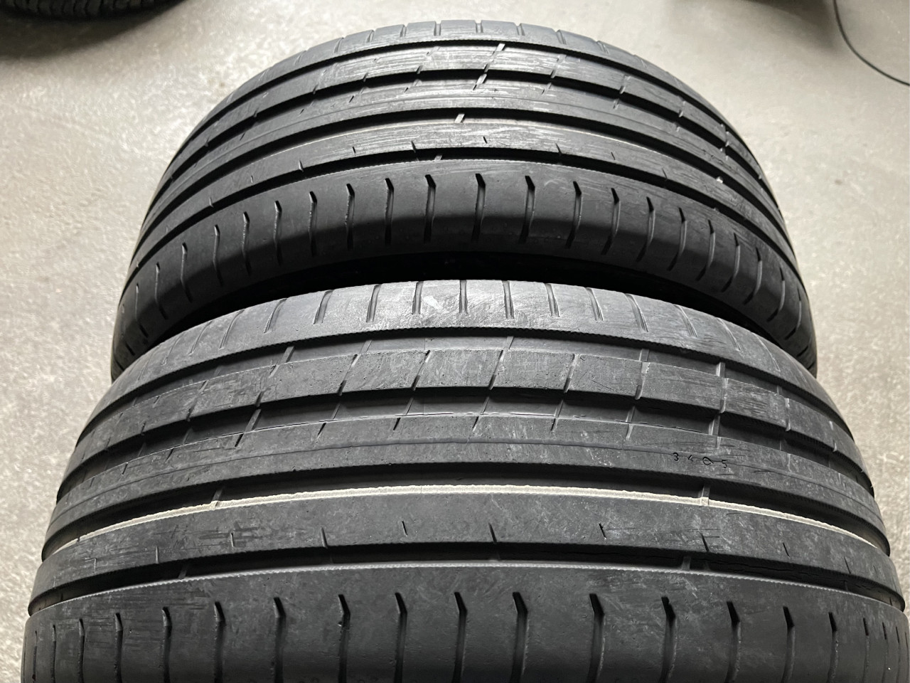 Gume ljetne Nokian 235/45/R19 Tyres 235 45 19
