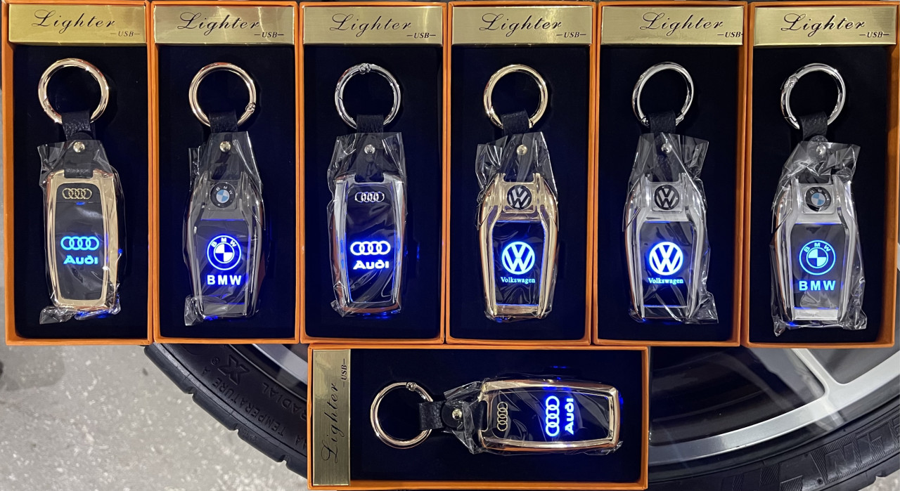 Privjesak za kljuceve kljuc BMW Audi VW upaljac LED