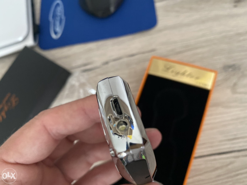 Privjesak za kljuceve kljuc BMW Audi VW upaljac LED