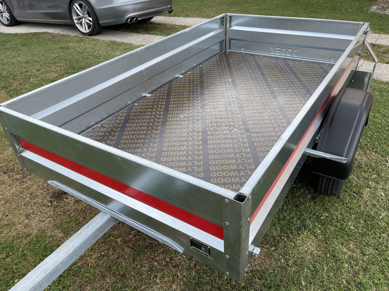 Prikolica 225cm x 125cm za Auto 750kg 750 kg