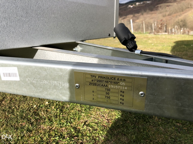 Prikolica za auto 750kg Prikolice Nova Reg 750 kg