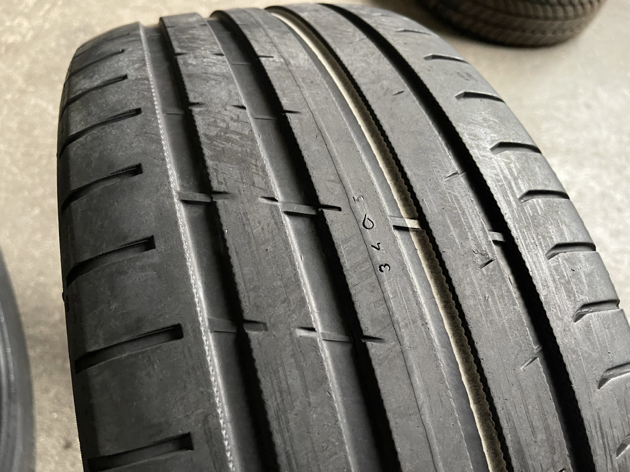 Gume ljetne Nokian 235/45/R19 Tyres 235 45 19