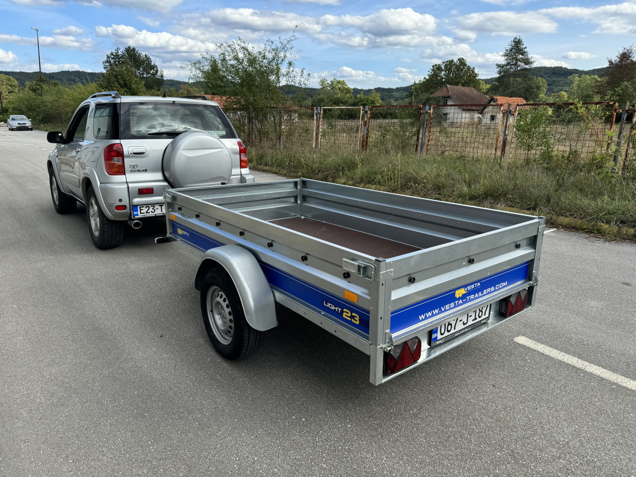 Prikolica Kiperka za auto 750kg Vesta Quad Qvad