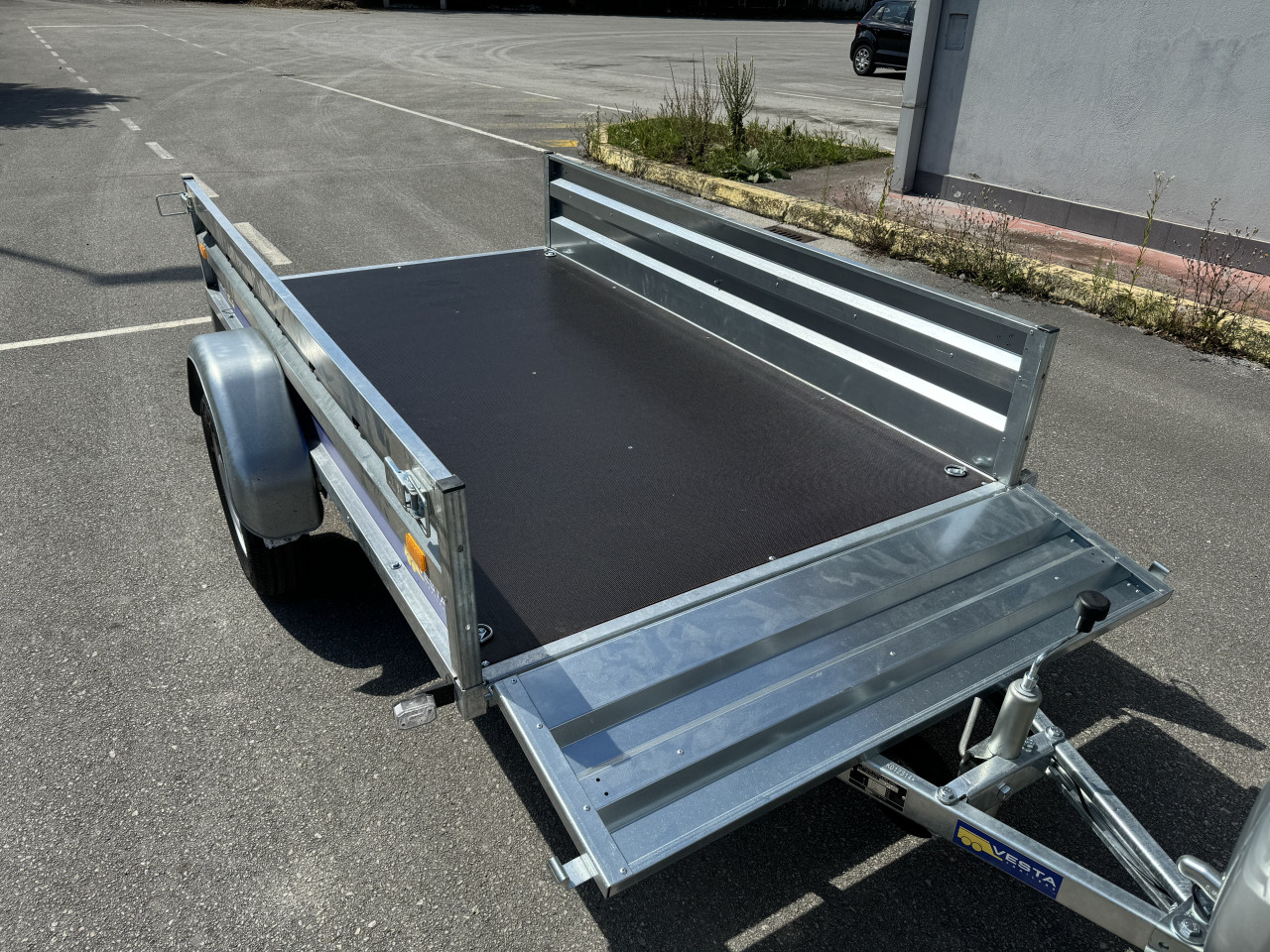 Prikolica Kiperka za auto 750kg Vesta Quad Qvad