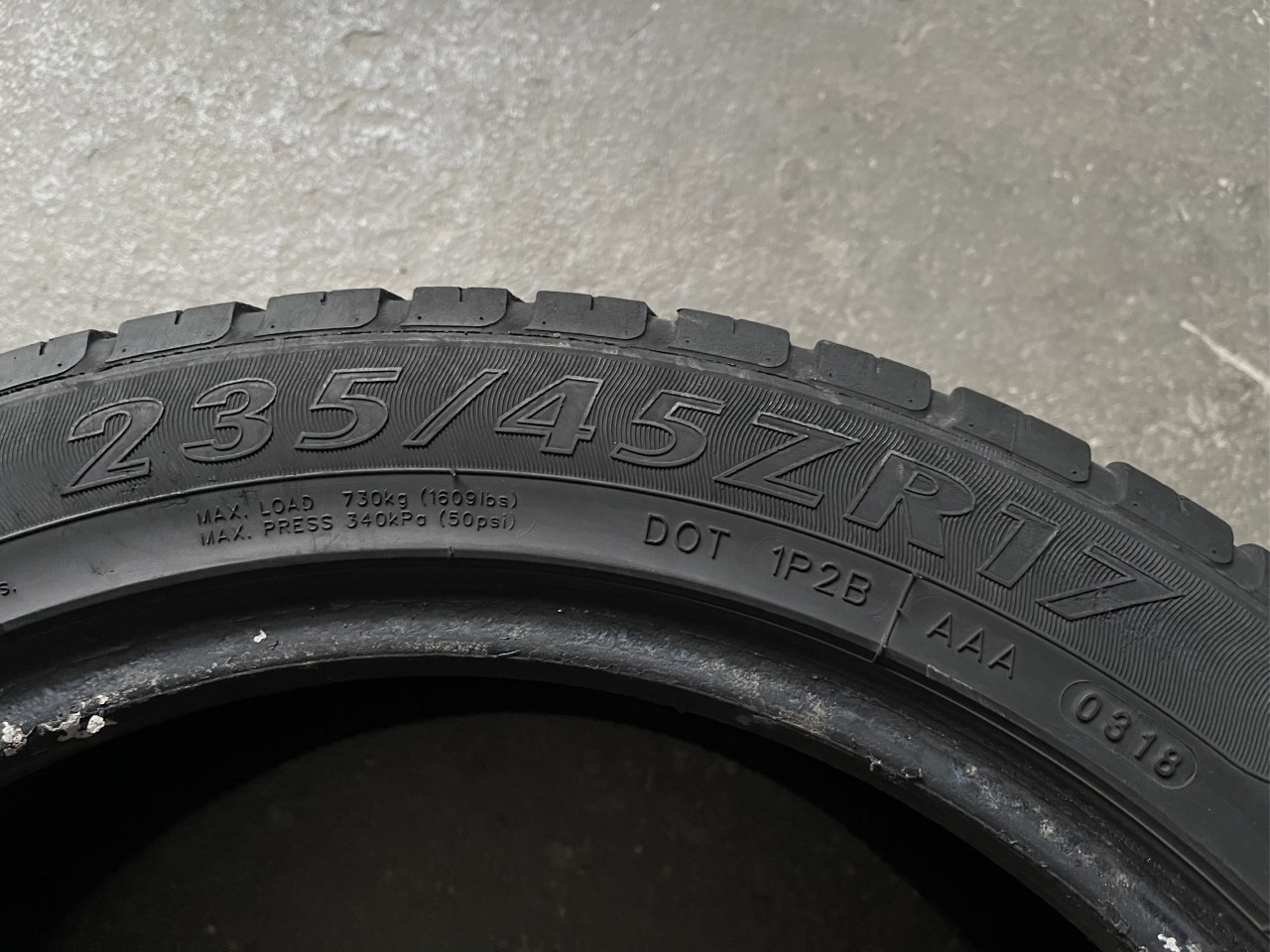 Guma ljetna Cratos 235/45/R17 UHP 235 45 17