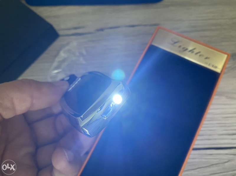Privjesak za kljuceve kljuc BMW Audi VW upaljac LED