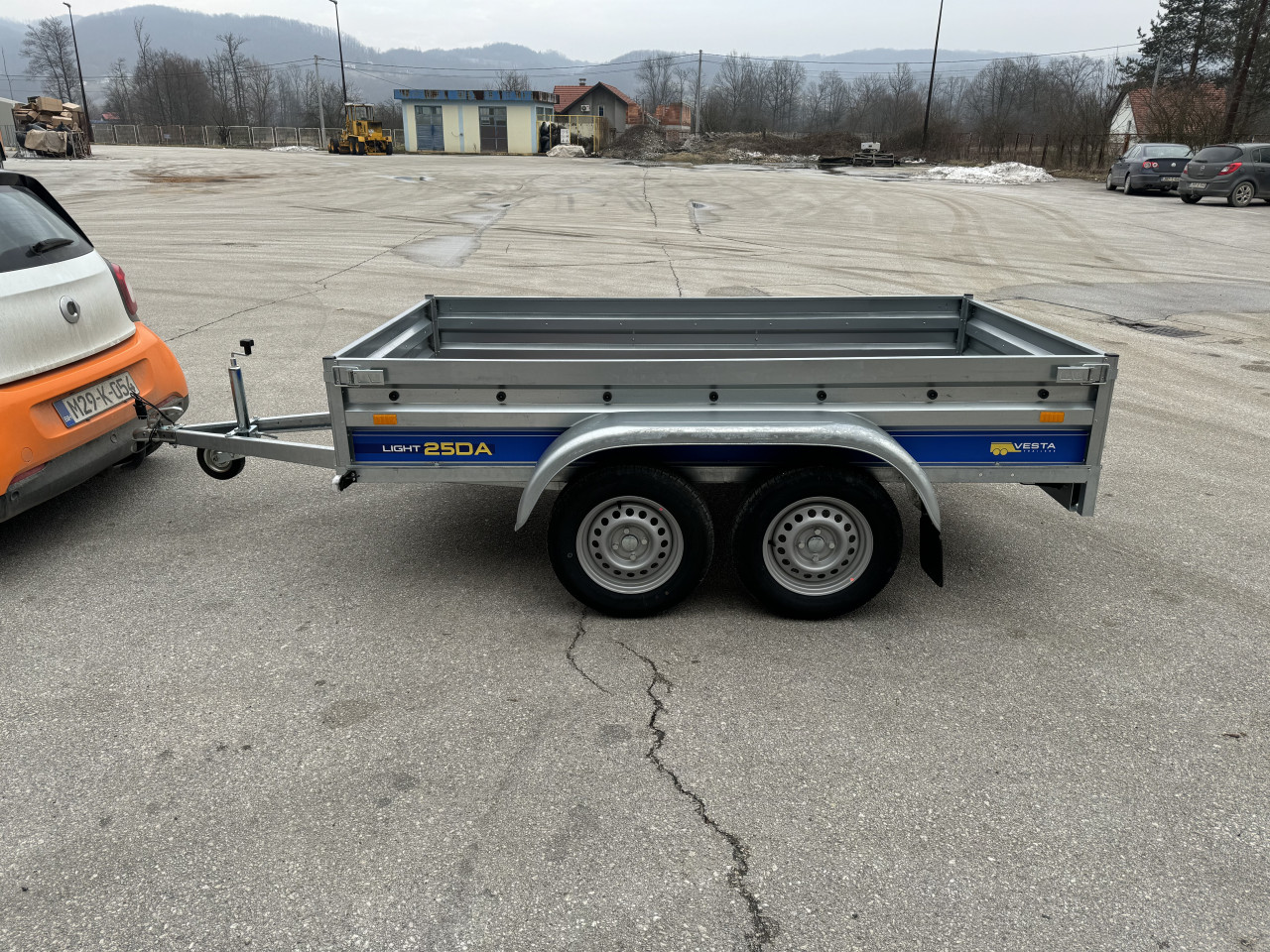 Prikolica Dvoosovinka za auto 750kg sa dvi osovine 750 kg