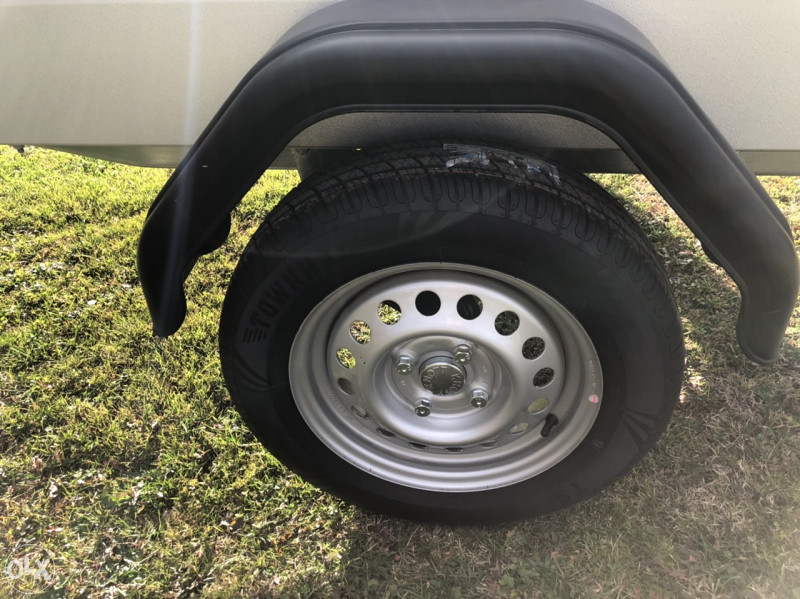 Prikolica za auto 750kg Prikolice Nova Reg 750 kg