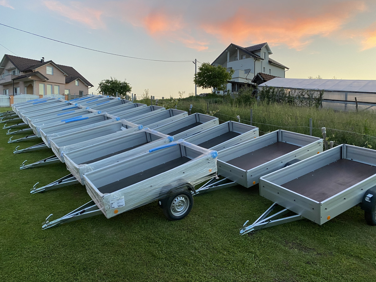 Prikolica 250cm x 130cm za Auto 750kg 750 kg