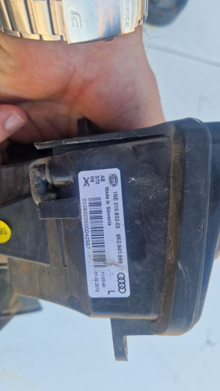 AUDI A4 B8.5 MAGLENKE OBJE  SA  RESETKAMA PLASTIKAMA ORIGINAL SET