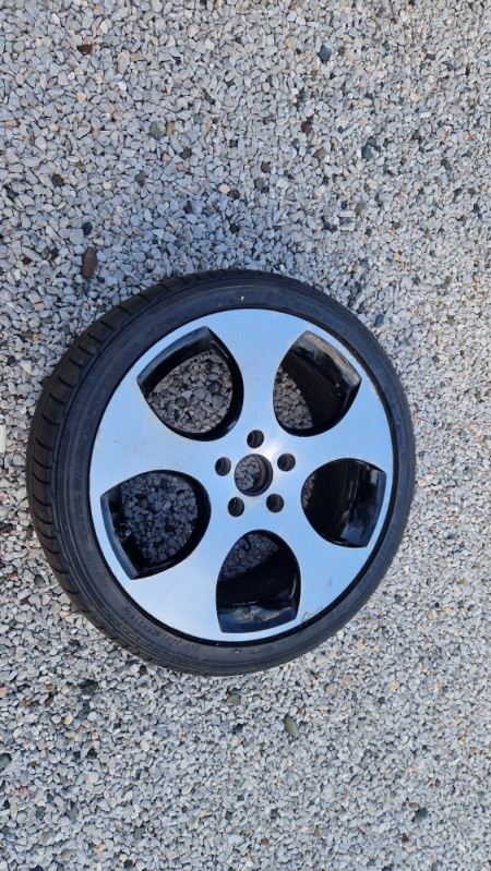 GOLF GTI FELGA i GUMA 18 225 40 18