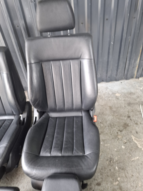 SIJEDISTA ENTERIJER MERCEDES E W212 LIMUZINA