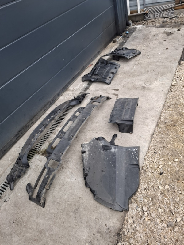 NOSAC BRANIKA ZADNJI BMW 7 F01