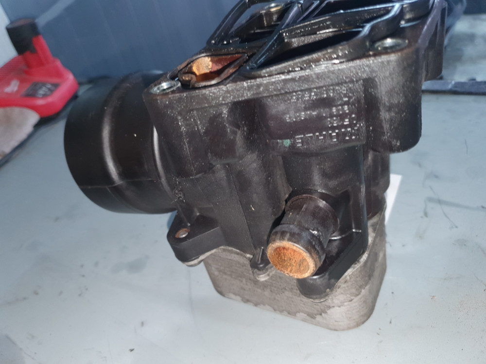 Kućište Filtera Ulja AUDI A6 4G A5 Q5 2.0 TDI 03L117021C OF153